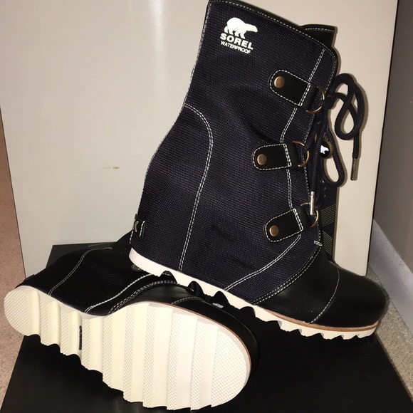 Sorel Shoes - Sorel wedge boots NIB